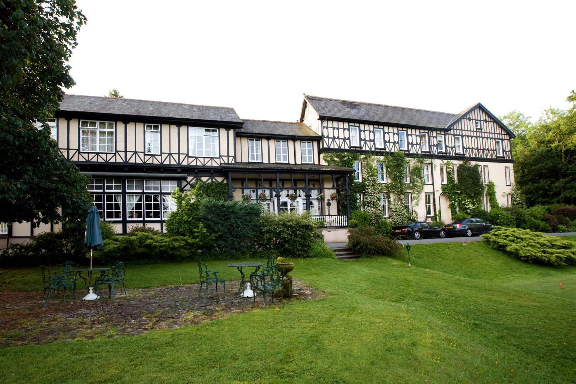 The Lake Country House Hotel & Spa 랸가마치웰즈 외부 사진